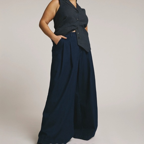 Universal Standard Navy Wide-Leg High-Waist Trousers - Picture 2 of 11